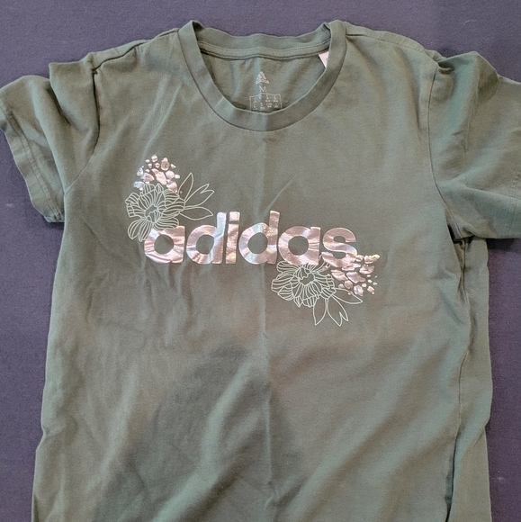 Adidas tee - Picture 2 of 3
